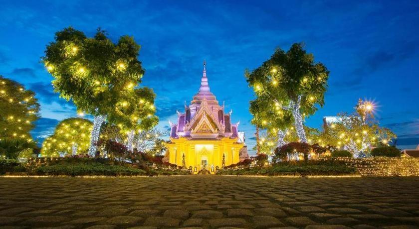 Qbix Hotel Khon Kaen Buitenkant foto